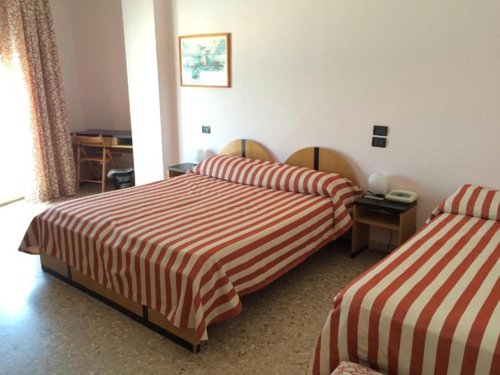 Hotel Marcelli Numana Bagian luar foto