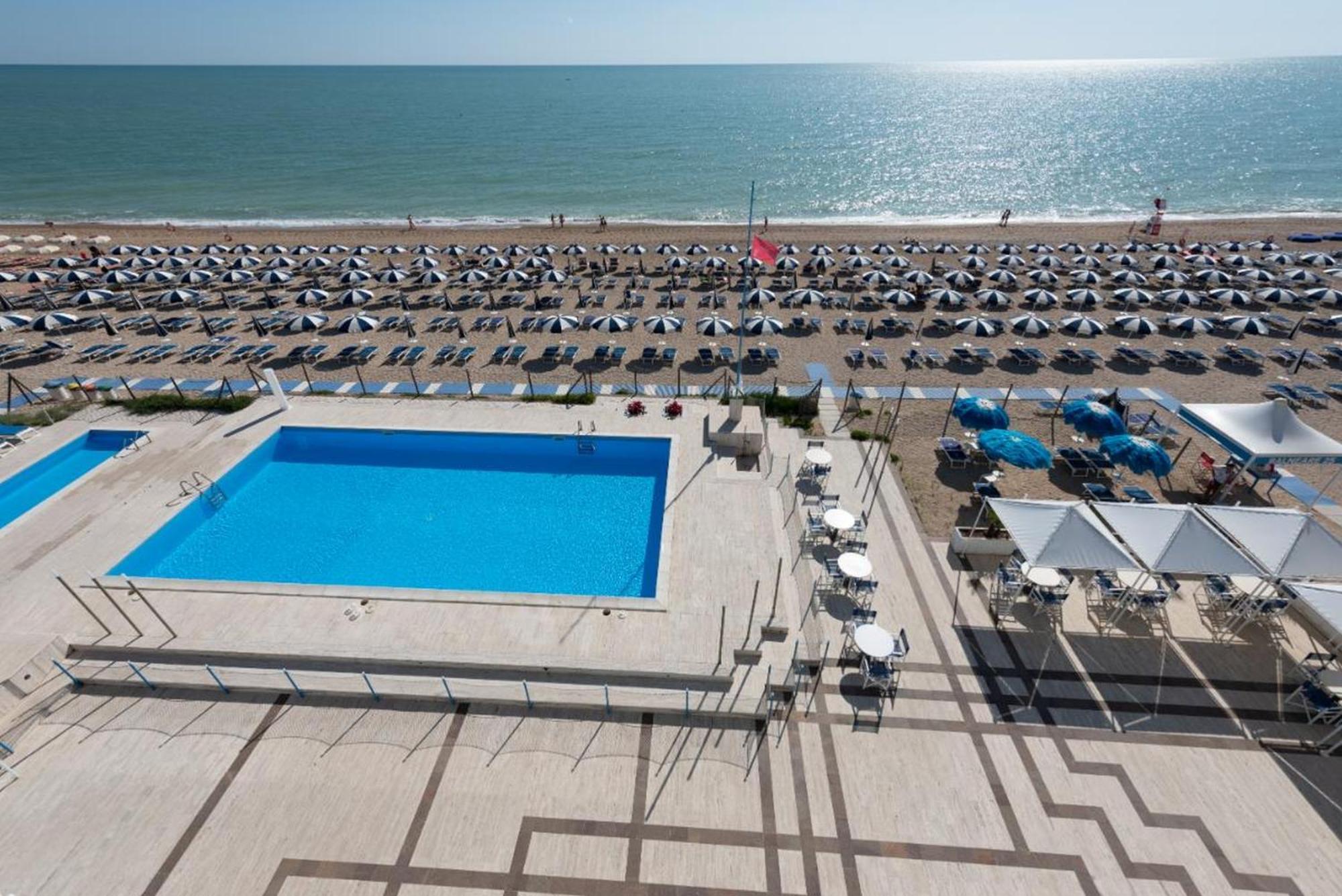 Hotel Marcelli Numana Bagian luar foto